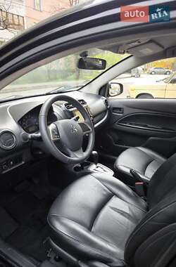 Седан Mitsubishi Mirage 2018 в 