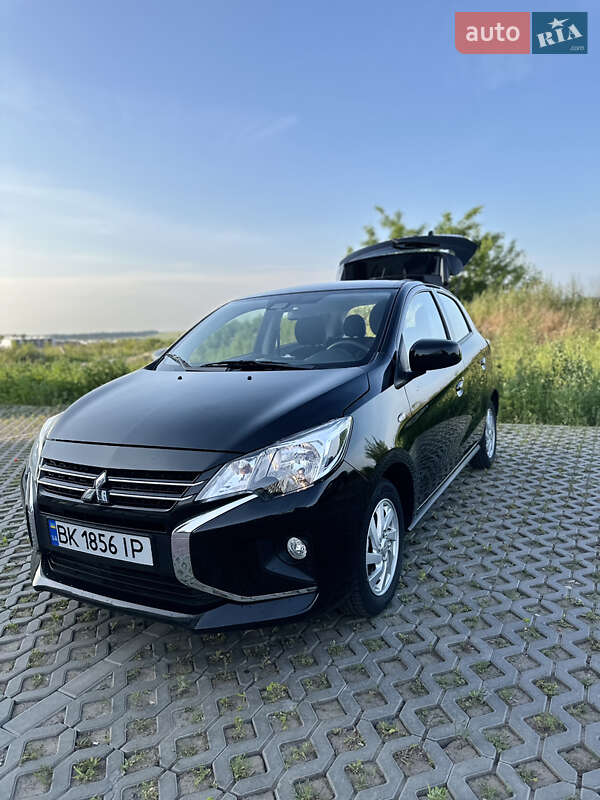 Mitsubishi Mirage 2023