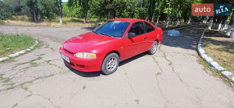 Хэтчбек Mitsubishi Mirage 2002 в Одессе
