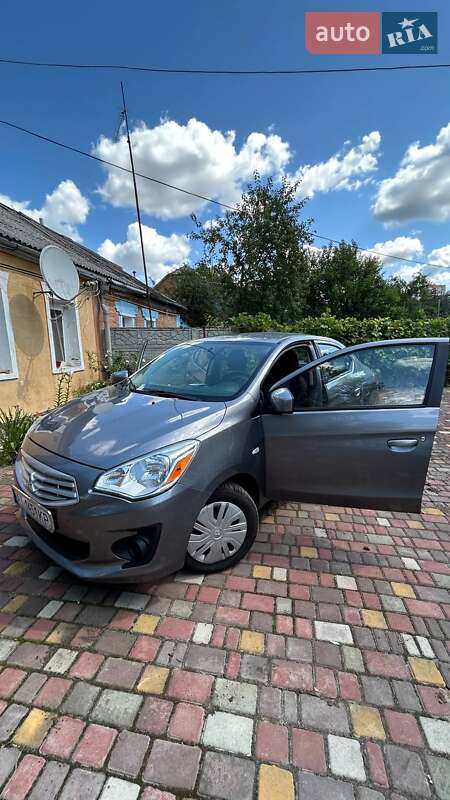 Седан Mitsubishi Mirage 2016 в Киеве