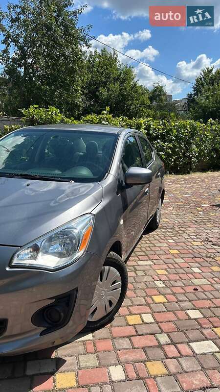 Седан Mitsubishi Mirage 2016 в Киеве