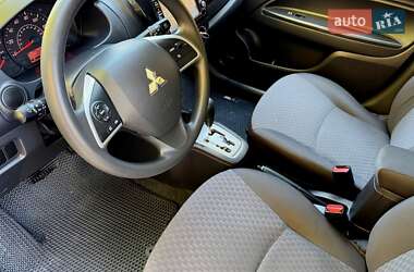 Хэтчбек Mitsubishi Mirage 2018 в 