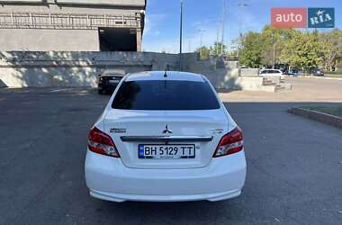 Седан Mitsubishi Mirage 2017 в 