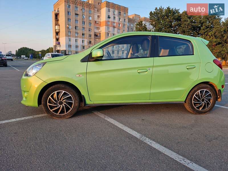 Хетчбек Mitsubishi Mirage 2014 в Кропивницькому