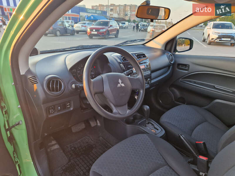 Хетчбек Mitsubishi Mirage 2014 в Кропивницькому