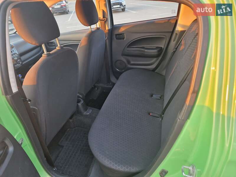 Хетчбек Mitsubishi Mirage 2014 в Кропивницькому