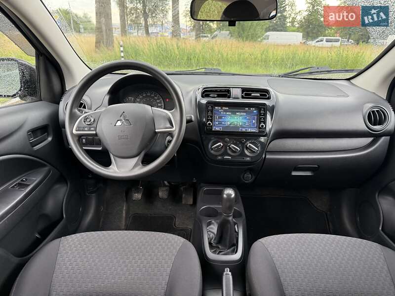 Хэтчбек Mitsubishi Mirage 2017 в Львове