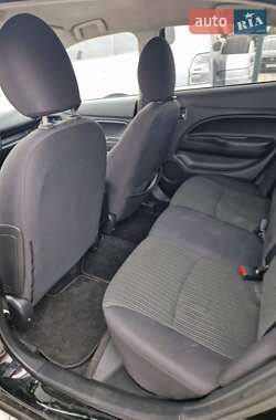 Седан Mitsubishi Mirage 2015 в 