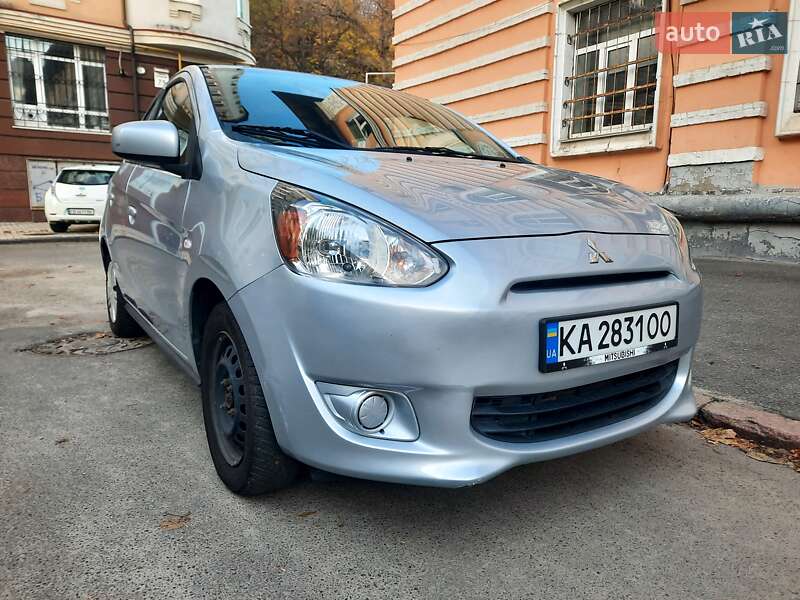 Хэтчбек Mitsubishi Mirage 2014 в Киеве