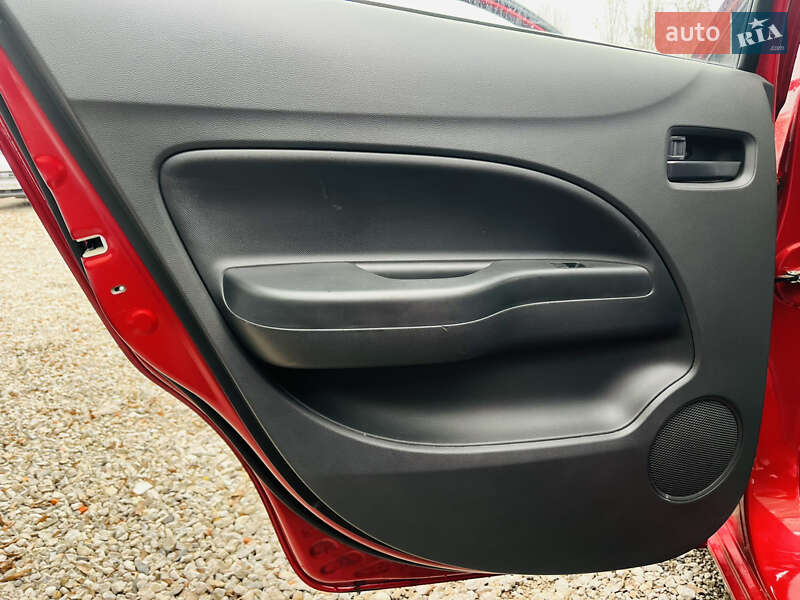 Седан Mitsubishi Mirage 2019 в Харкові