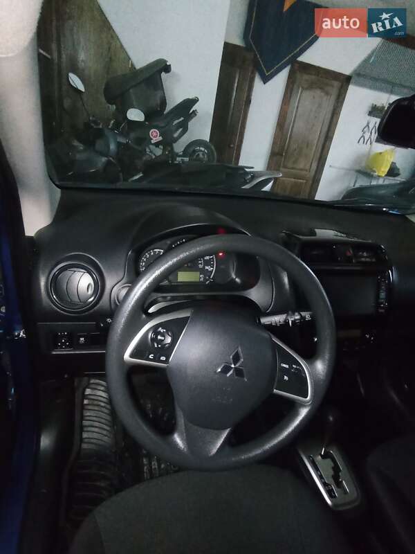 Хэтчбек Mitsubishi Mirage 2019 в Умани