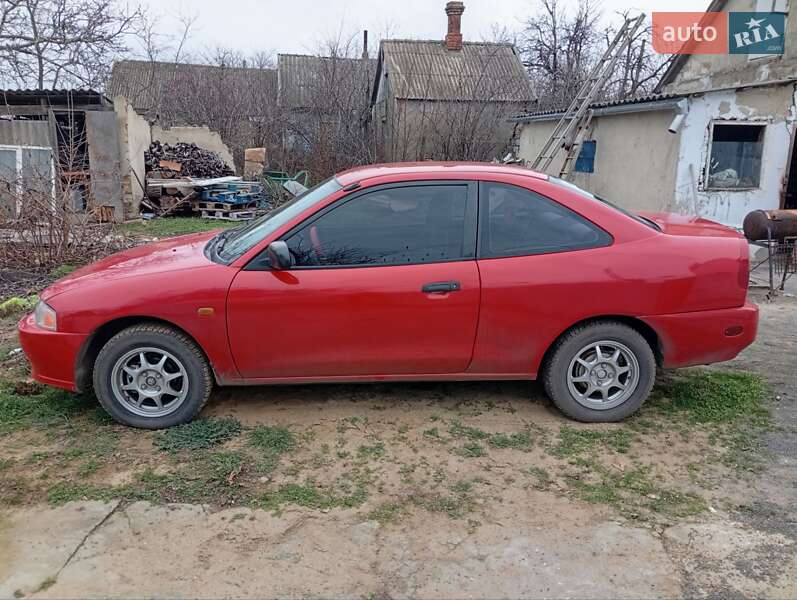 Хэтчбек Mitsubishi Mirage 2002 в Беляевке