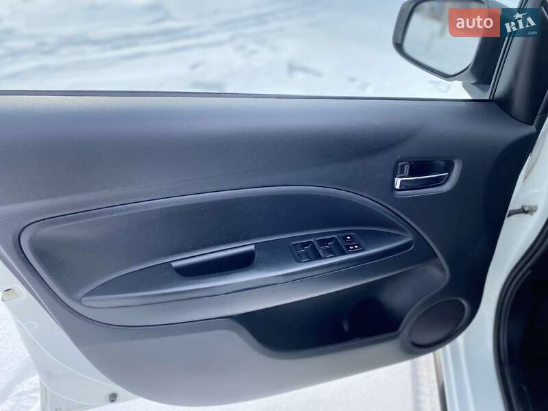 Хэтчбек Mitsubishi Mirage 2013 в Харькове