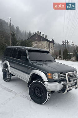Внедорожник / Кроссовер Mitsubishi Montero 1995 в 