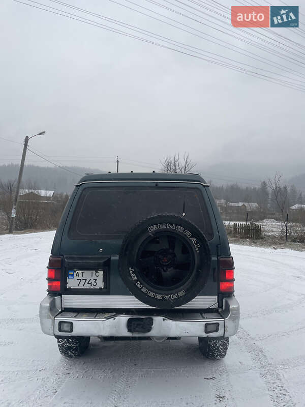Внедорожник / Кроссовер Mitsubishi Montero 1995 в Микуличине