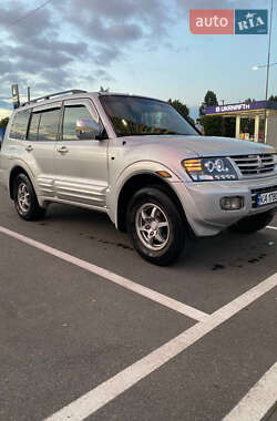 Позашляховик / Кросовер Mitsubishi Montero 2000 в Києві