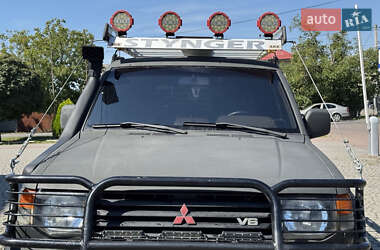 Внедорожник / Кроссовер Mitsubishi Montero 1994 в 
