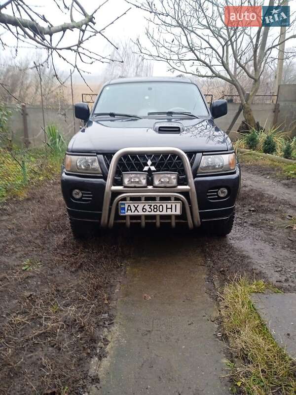 Внедорожник / Кроссовер Mitsubishi Montero 2003 в Машевке