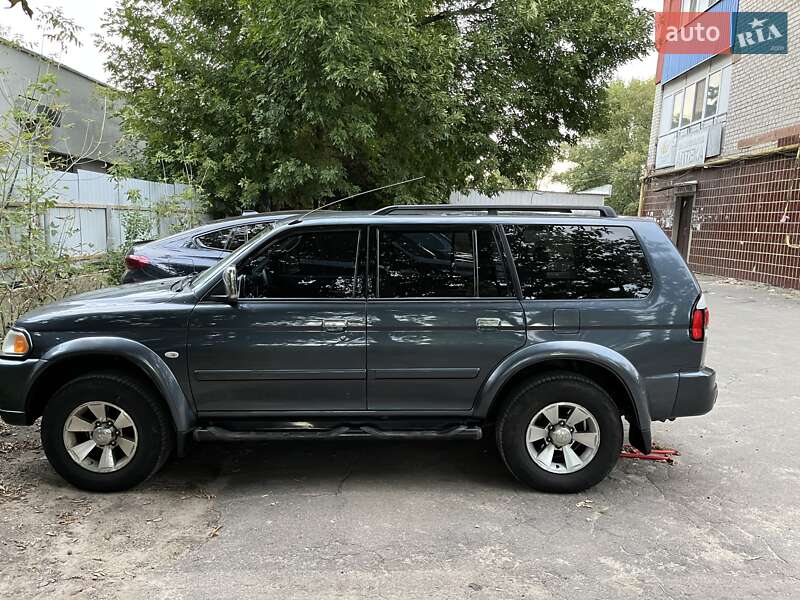 Позашляховик / Кросовер Mitsubishi Nativa 2007 в Харкові