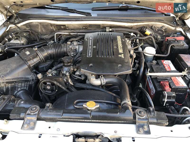 Внедорожник / Кроссовер Mitsubishi Nativa 2008 в Харькове