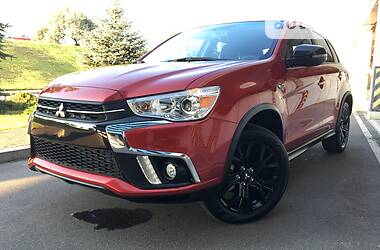 Позашляховик / Кросовер Mitsubishi Outlander Sport 2019 в 