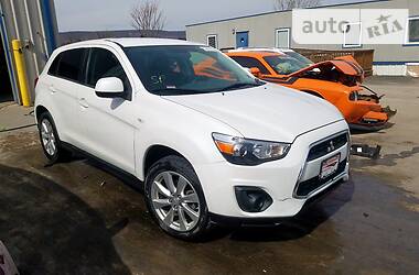 Внедорожник / Кроссовер Mitsubishi Outlander Sport 2015 в Киеве