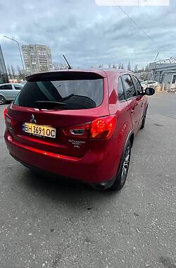 Внедорожник / Кроссовер Mitsubishi Outlander Sport 2016 в Одессе