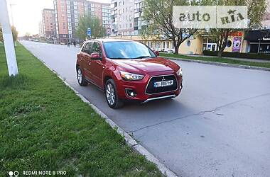 Позашляховик / Кросовер Mitsubishi Outlander Sport 2015 в Києві