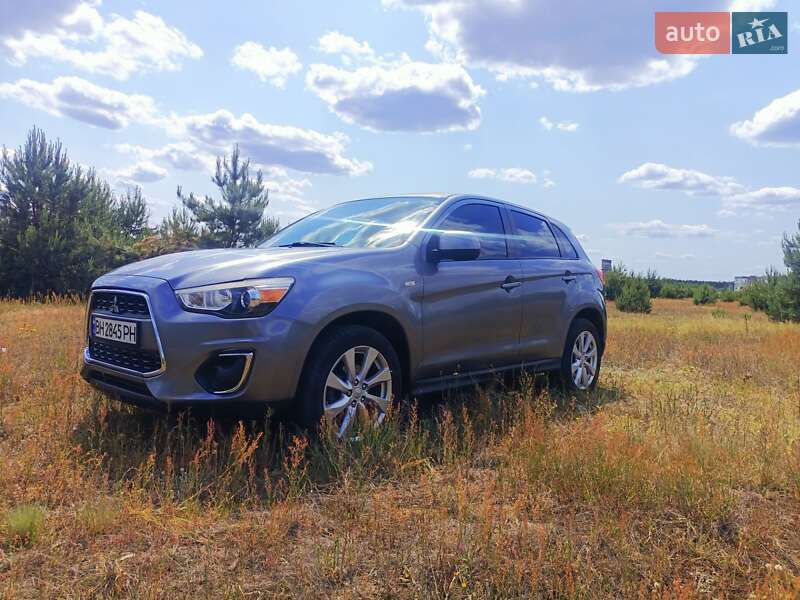 Внедорожник / Кроссовер Mitsubishi Outlander Sport 2013 в Львове