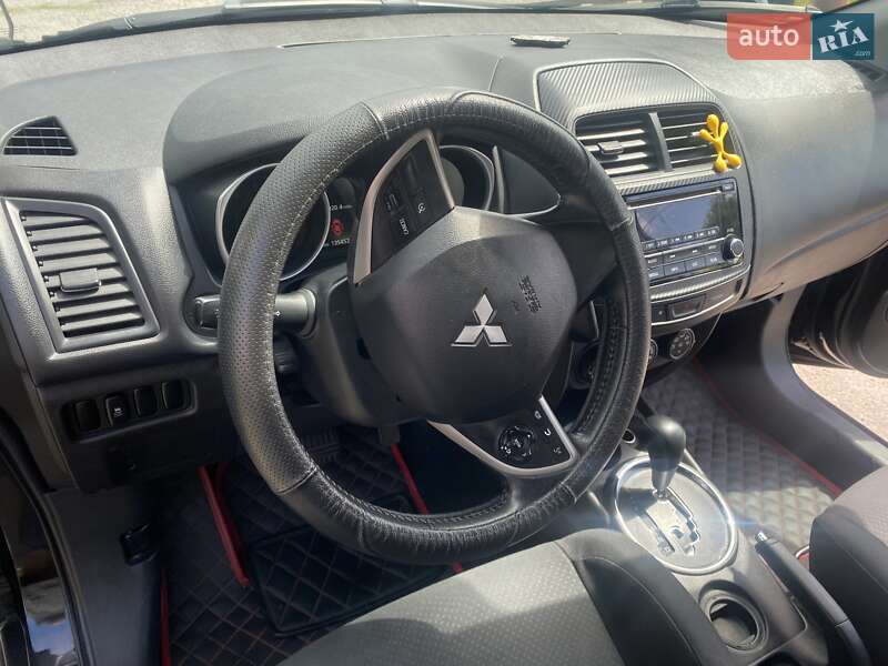 Позашляховик / Кросовер Mitsubishi Outlander Sport 2015 в Кременчуці