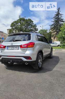 Внедорожник / Кроссовер Mitsubishi Outlander Sport 2017 в Ивано-Франковске