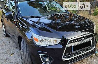 Позашляховик / Кросовер Mitsubishi Outlander Sport 2015 в Києві