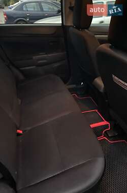 Внедорожник / Кроссовер Mitsubishi Outlander Sport 2015 в 