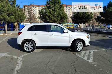 Внедорожник / Кроссовер Mitsubishi Outlander Sport 2014 в Одессе