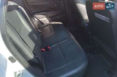 Внедорожник / Кроссовер Mitsubishi Outlander Sport 2014 в 