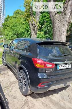 Позашляховик / Кросовер Mitsubishi Outlander Sport 2018 в Києві