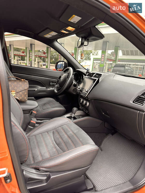 Позашляховик / Кросовер Mitsubishi Outlander Sport 2019 в Житомирі