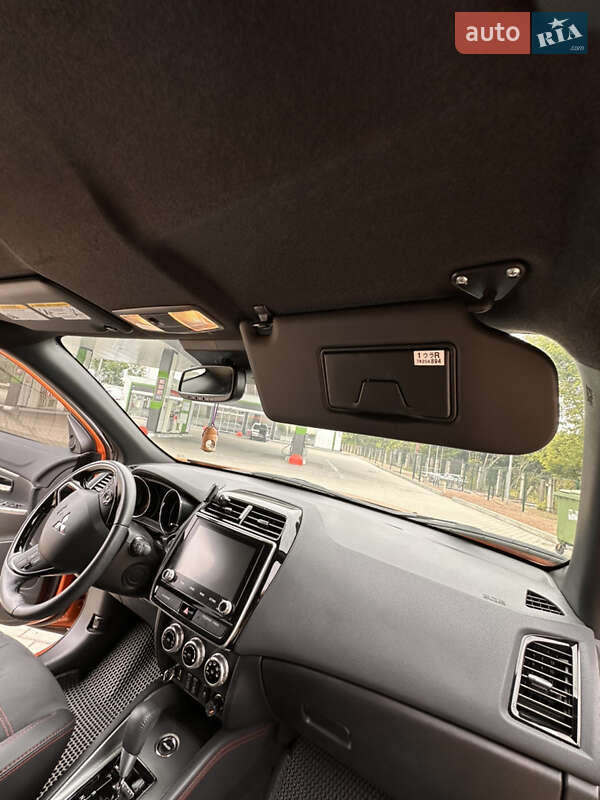Позашляховик / Кросовер Mitsubishi Outlander Sport 2019 в Житомирі