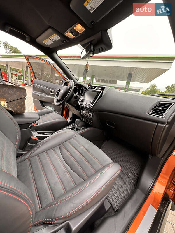 Позашляховик / Кросовер Mitsubishi Outlander Sport 2019 в Житомирі