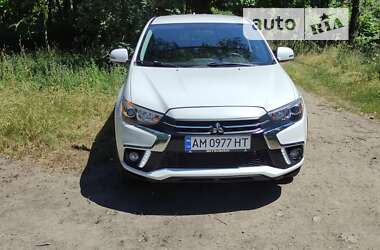 Позашляховик / Кросовер Mitsubishi Outlander Sport 2018 в Києві