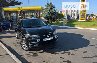 Позашляховик / Кросовер Mitsubishi Outlander Sport 2015 в Києві