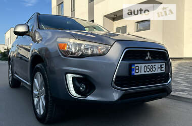 Позашляховик / Кросовер Mitsubishi Outlander Sport 2015 в Києві