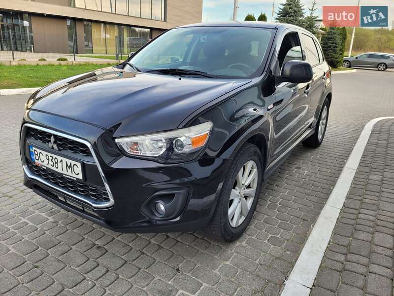 Позашляховик / Кросовер Mitsubishi Outlander Sport 2015 в Львові