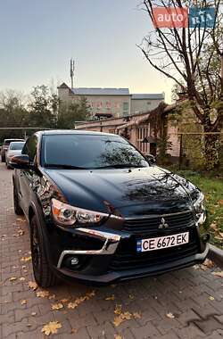 Позашляховик / Кросовер Mitsubishi Outlander Sport 2017 в Чернівцях