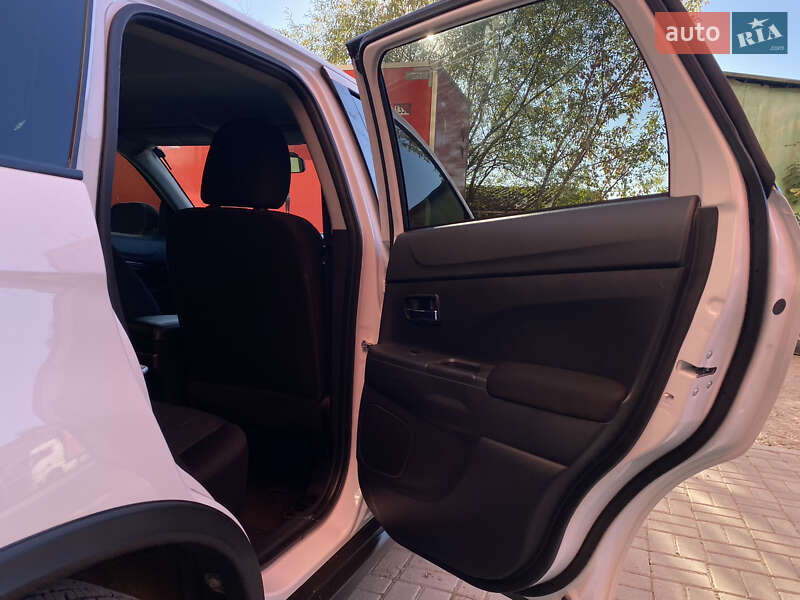 Позашляховик / Кросовер Mitsubishi Outlander Sport 2020 в Івано-Франківську