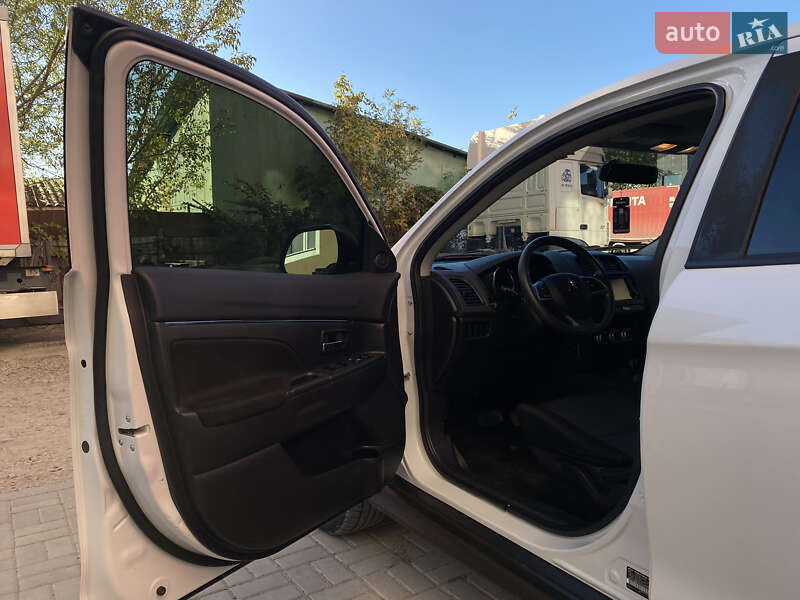 Позашляховик / Кросовер Mitsubishi Outlander Sport 2020 в Івано-Франківську