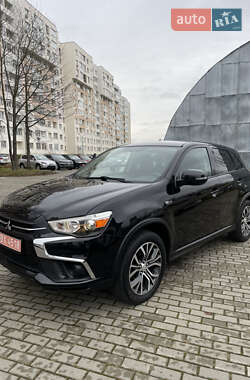 Внедорожник / Кроссовер Mitsubishi Outlander Sport 2018 в Львове