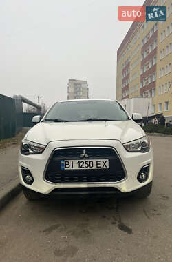 Внедорожник / Кроссовер Mitsubishi Outlander Sport 2015 в Полтаве