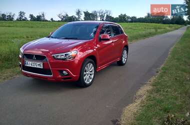 Mitsubishi Outlander Sport 2011
