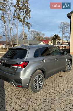 Внедорожник / Кроссовер Mitsubishi Outlander Sport 2022 в 